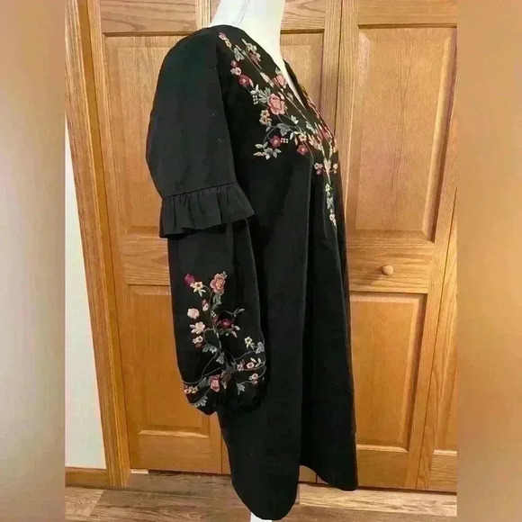 Braeve Black Embroidered Boho Floral Ruffle Split Neck Dress Womens Size Medium - Picture 6 of 13